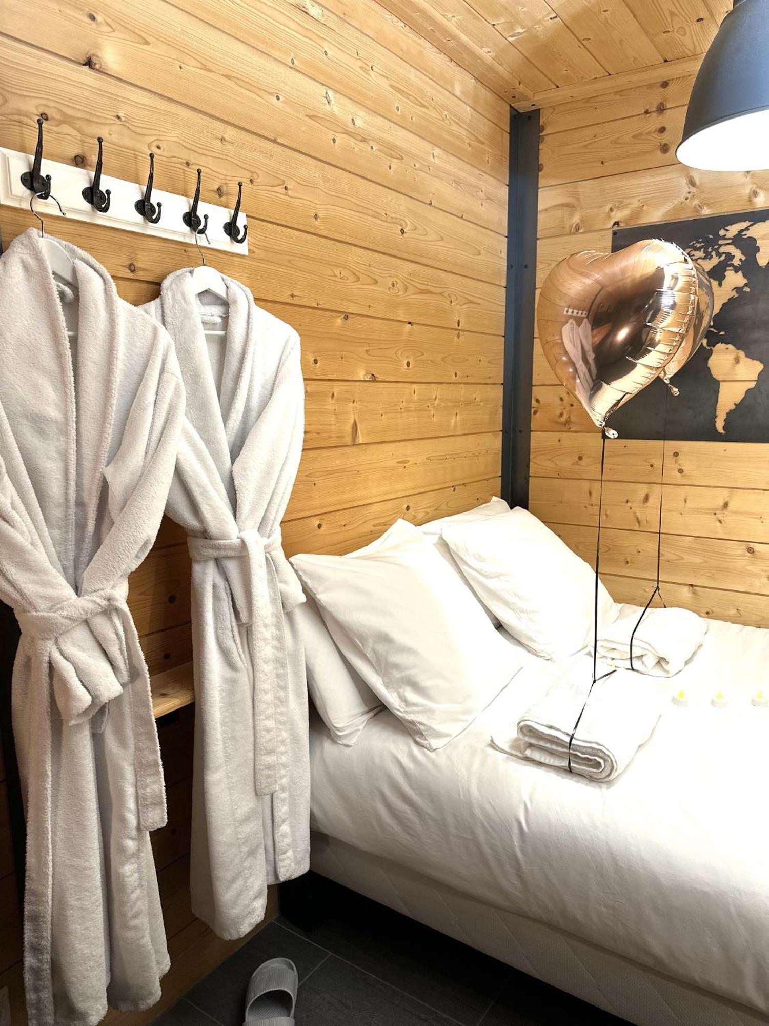 La Cabane Spa Saint-Laurent-d'Andenay Exterior foto